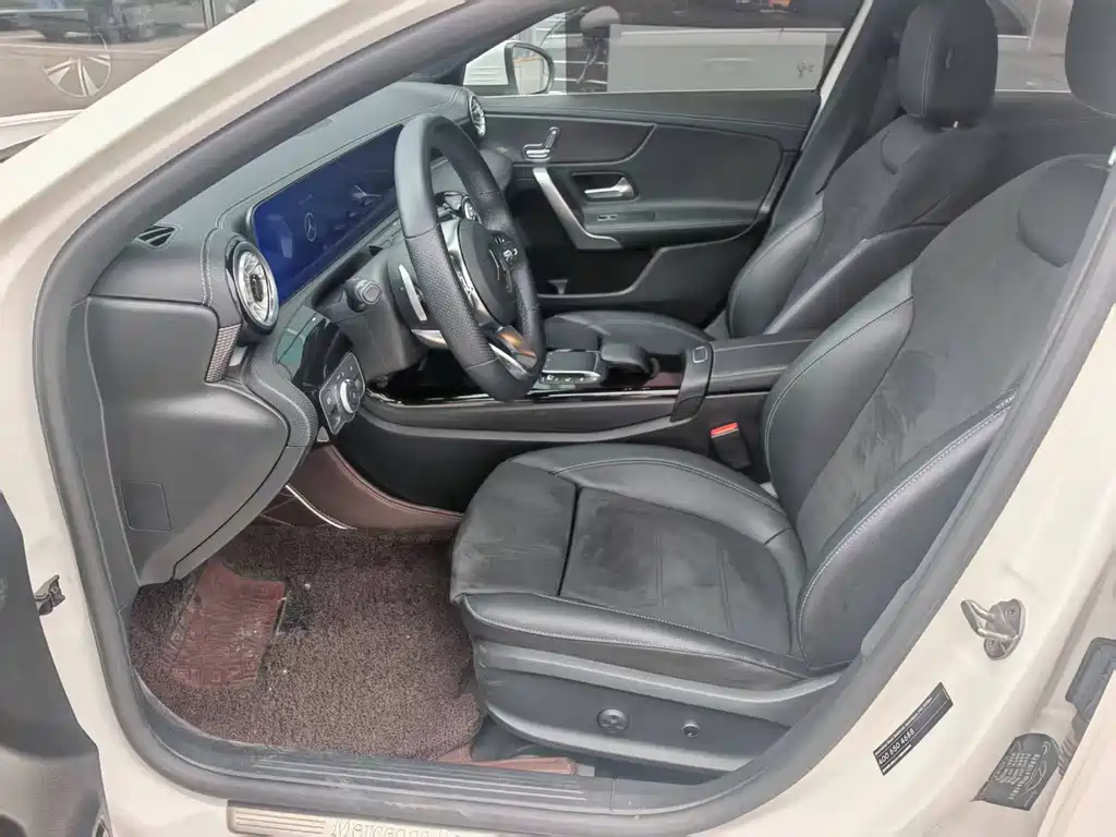 Mercedes-Benz A-Class 2023 — фото 4