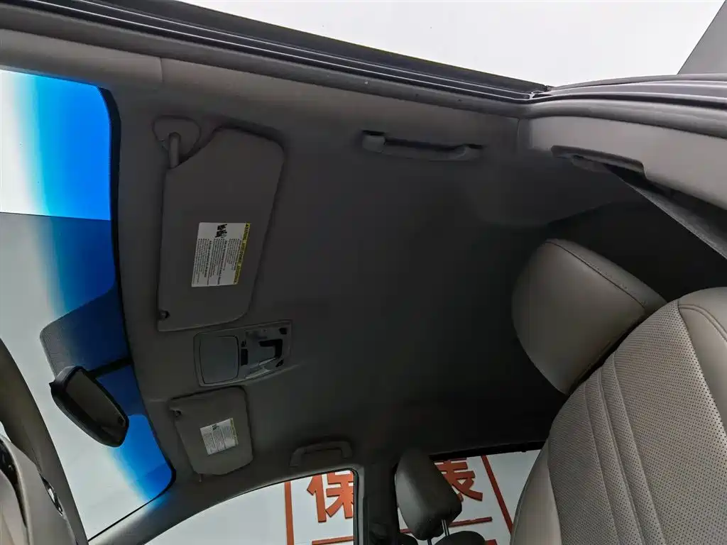 Toyota Sienna 2014 — фото 16