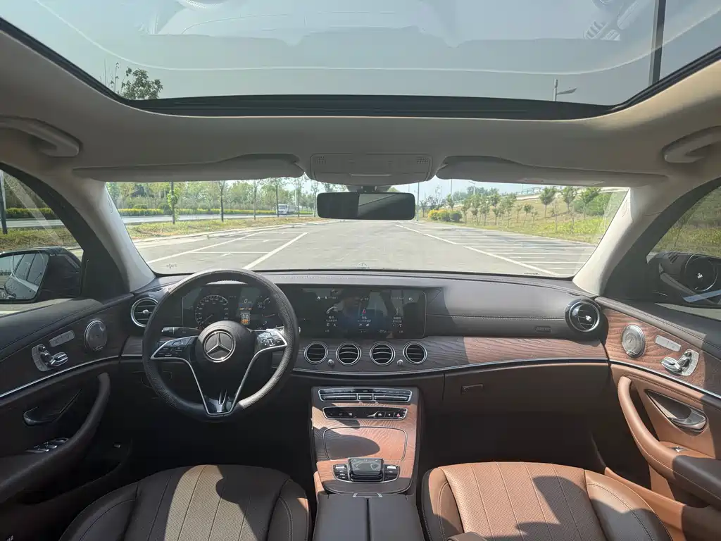 Mercedes-Benz E-Class 2023 — фото 13