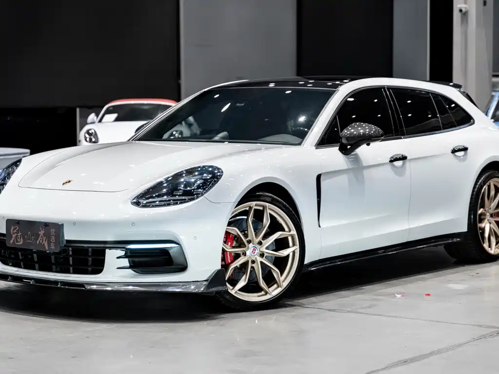 Porsche Panamera 2019 — фото 1