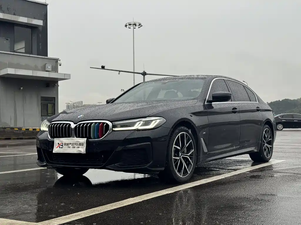 BMW 5 Series 2023 — фото 1