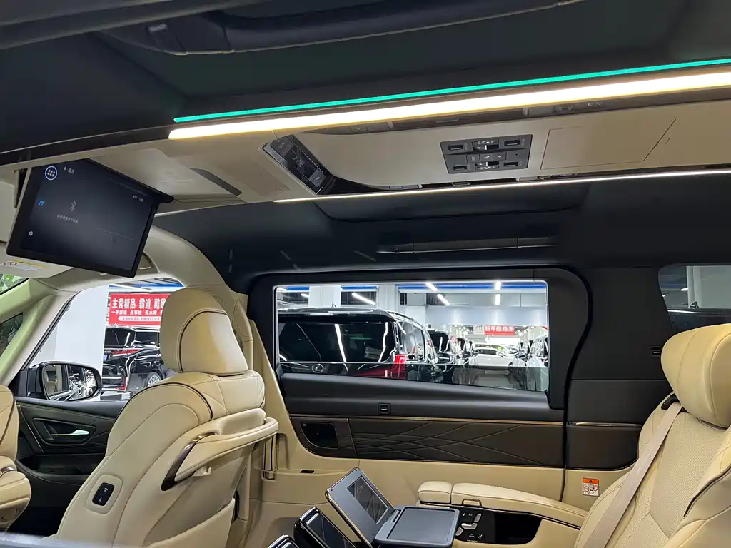 Toyota Alphard 2025 — фото 10
