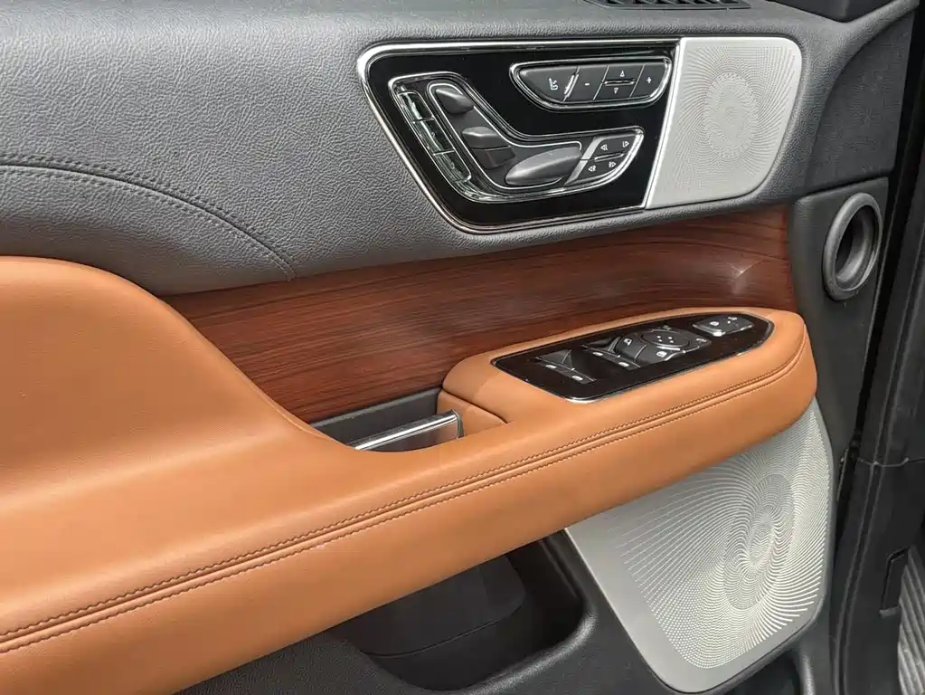 Lincoln Navigator 2021 — фото 6