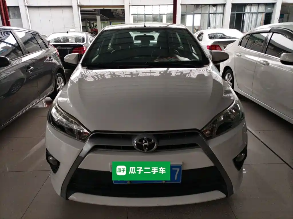 Toyota Yaris L 2015