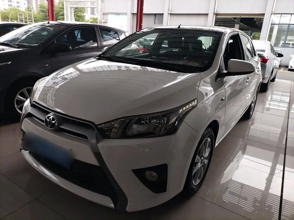 Toyota Yaris L 2015