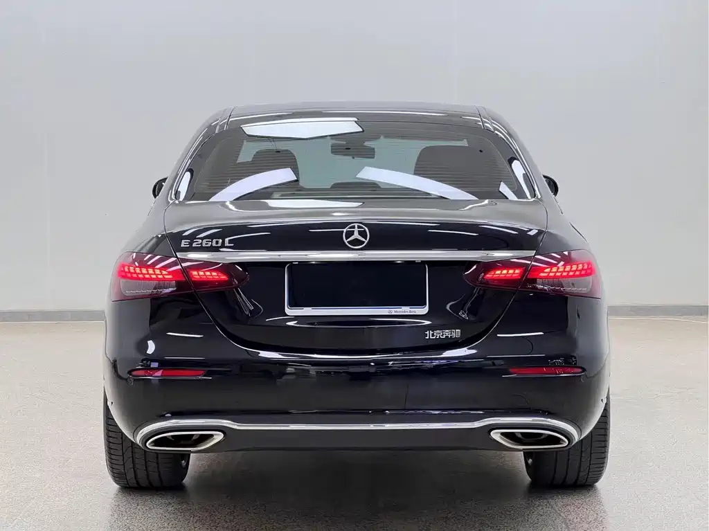 Mercedes-Benz E-Class 2021 — фото 15