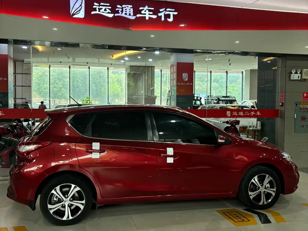 Nissan Tiida 2018 — фото 3