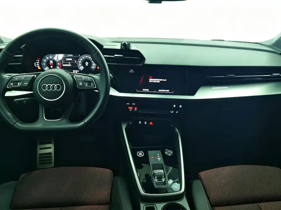 Audi A3 2024 — фото 12