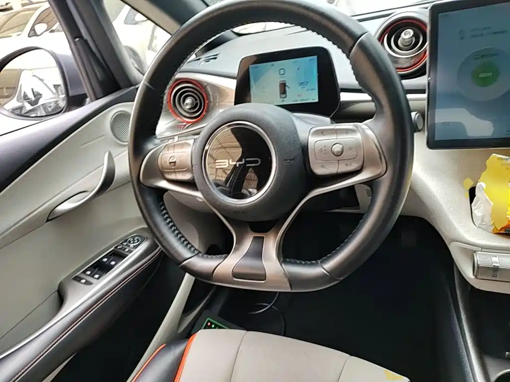 BYD Dolphin 2022 — фото 11