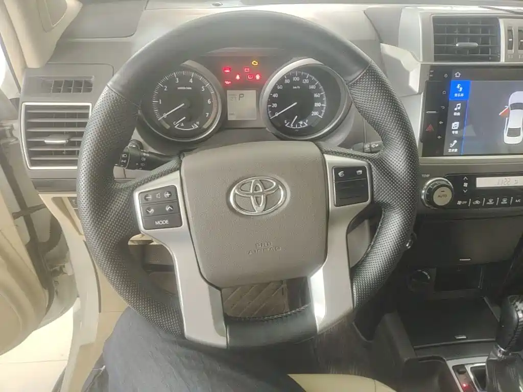 Toyota Prado 2016 — фото 11