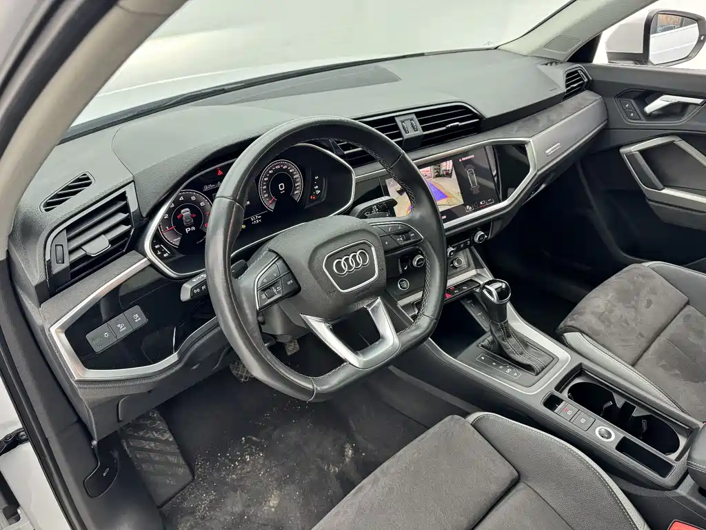 Audi Q3 2023 — фото 16