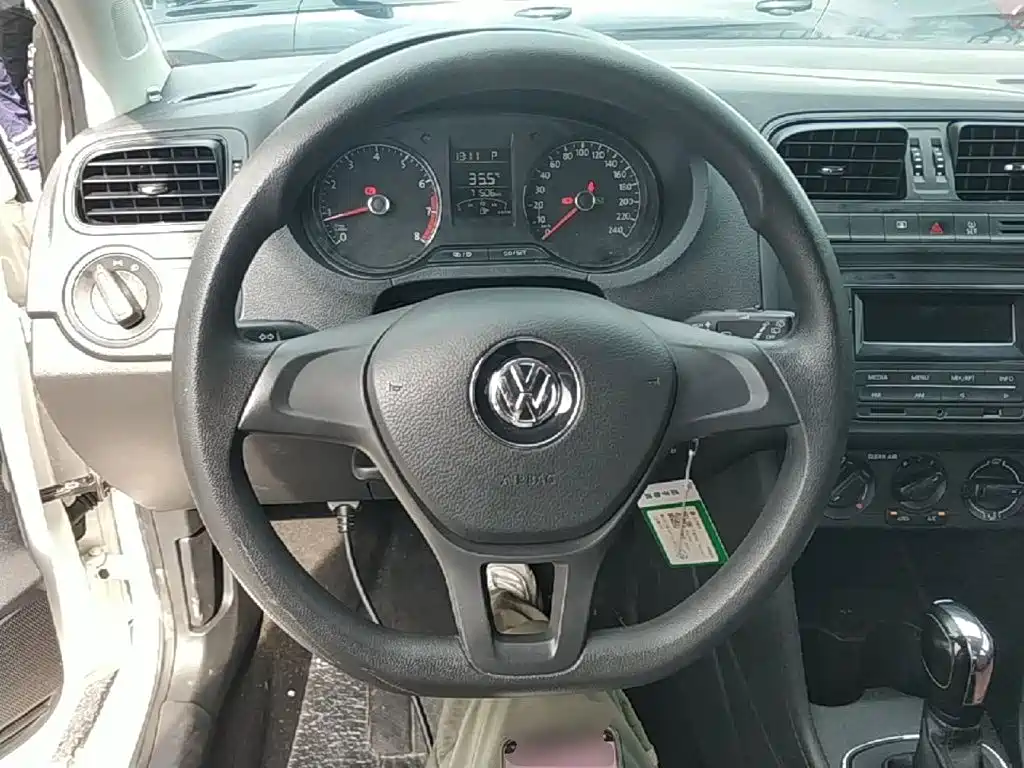 Volkswagen Polo 2019 — фото 11