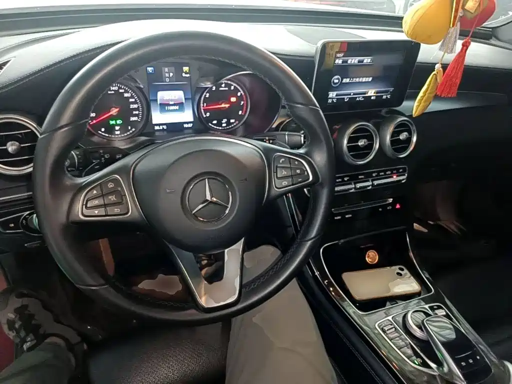 Mercedes-Benz GLC 2016 — фото 10