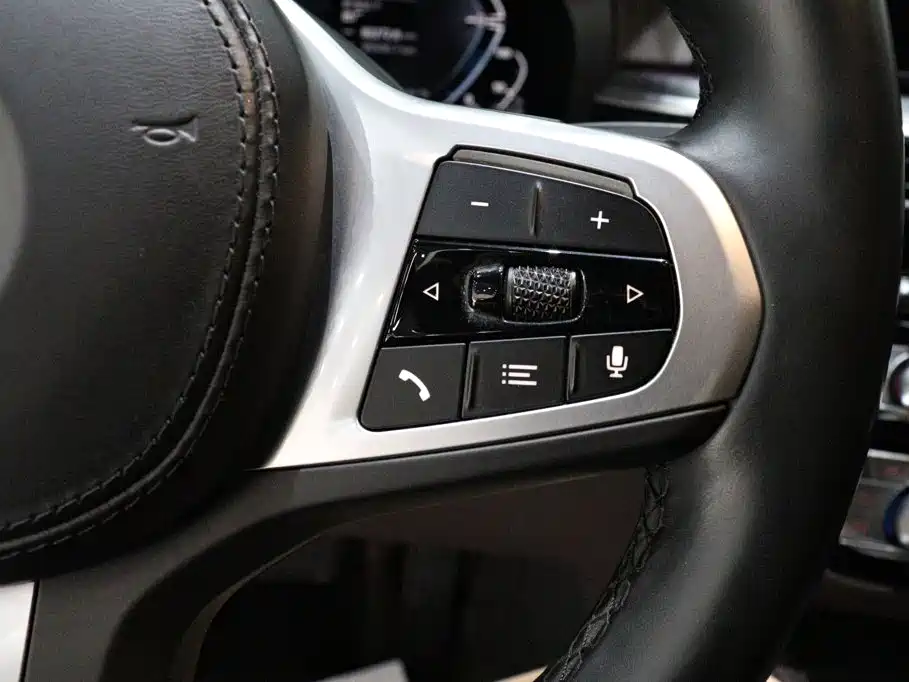 BMW 5 Series New Energy 2022 — фото 16
