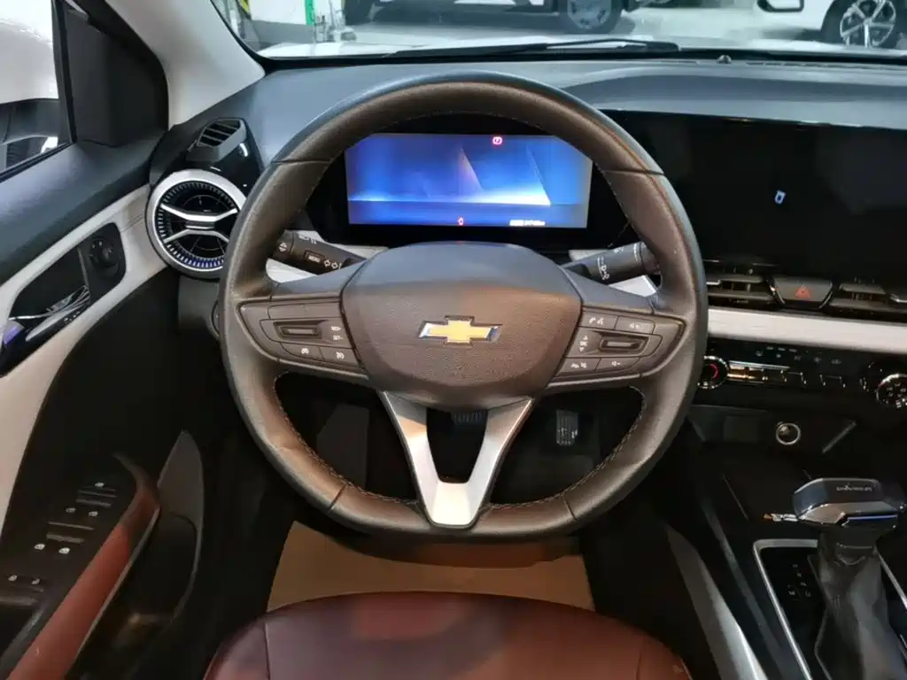 Chevrolet Cruze 2023 — фото 11