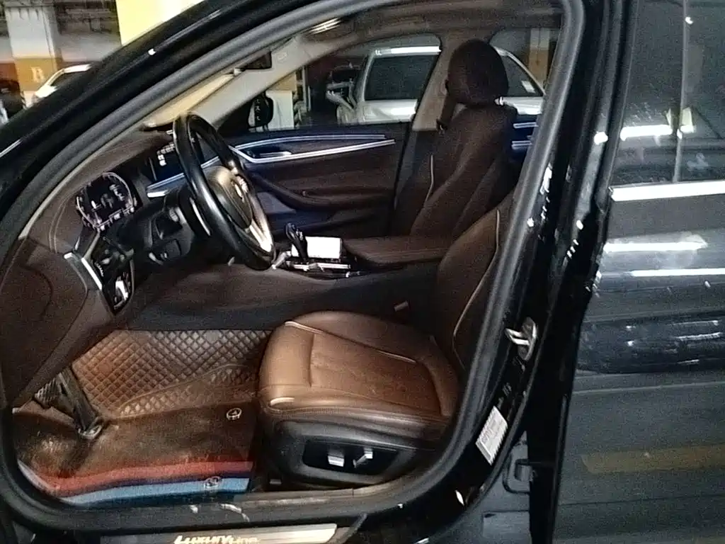 BMW 5 Series 2021 — фото 15