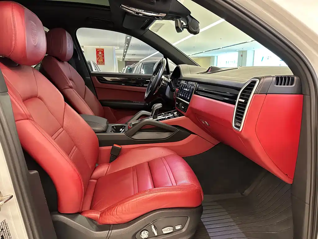 Porsche Cayenne 2019 — фото 12