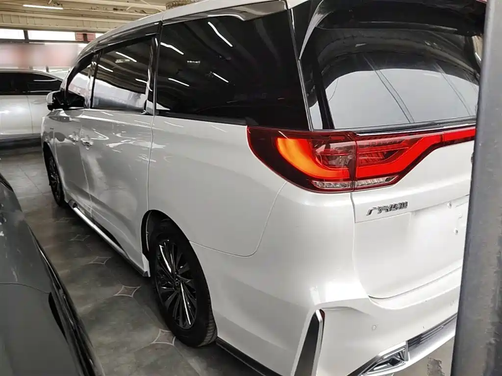 GAC Motor Trumpchi M8 2022 — фото 5