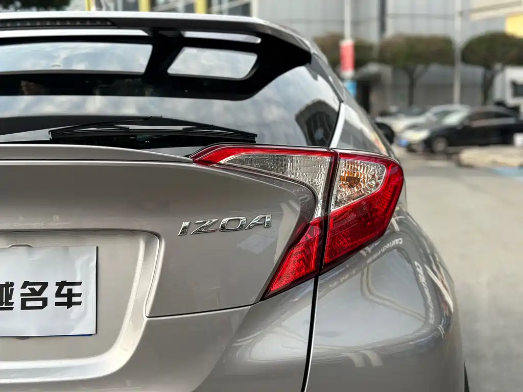 Toyota IZOA 2018 — фото 15