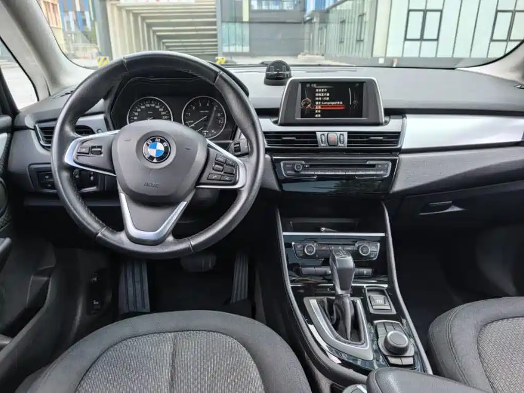 BMW 2 Series Station Wagon 2016 — фото 7