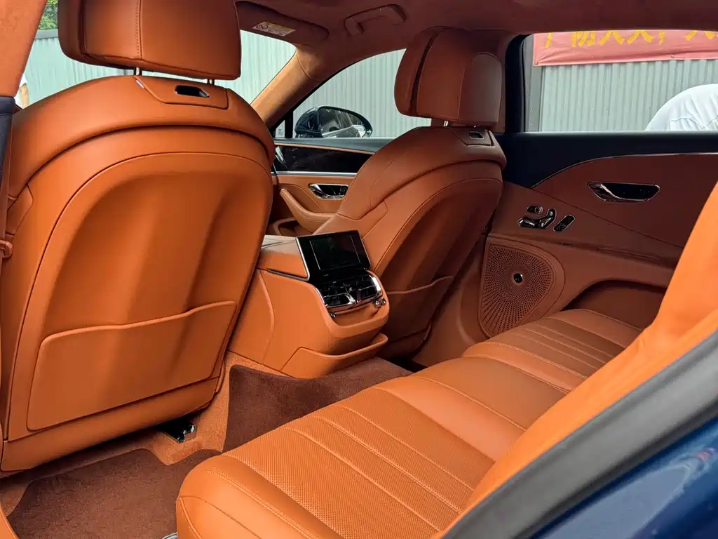 Bentley Flying Spur 2021 — фото 7