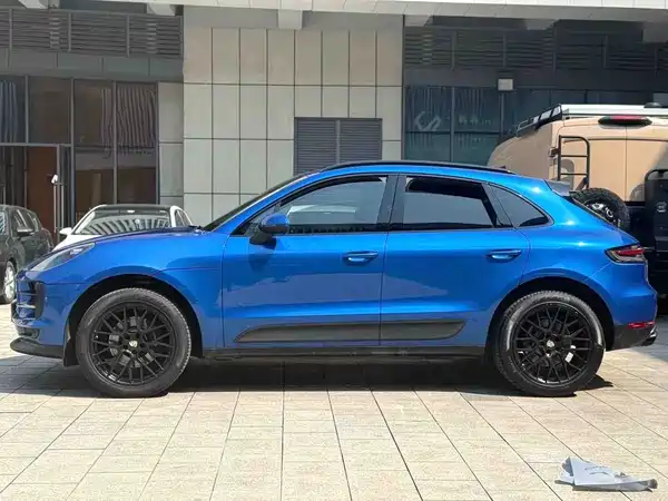 Porsche Macan 2021