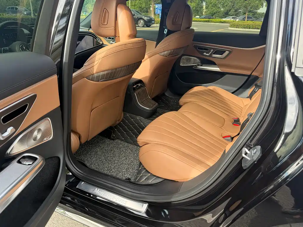 Mercedes-Benz E-Class 2025