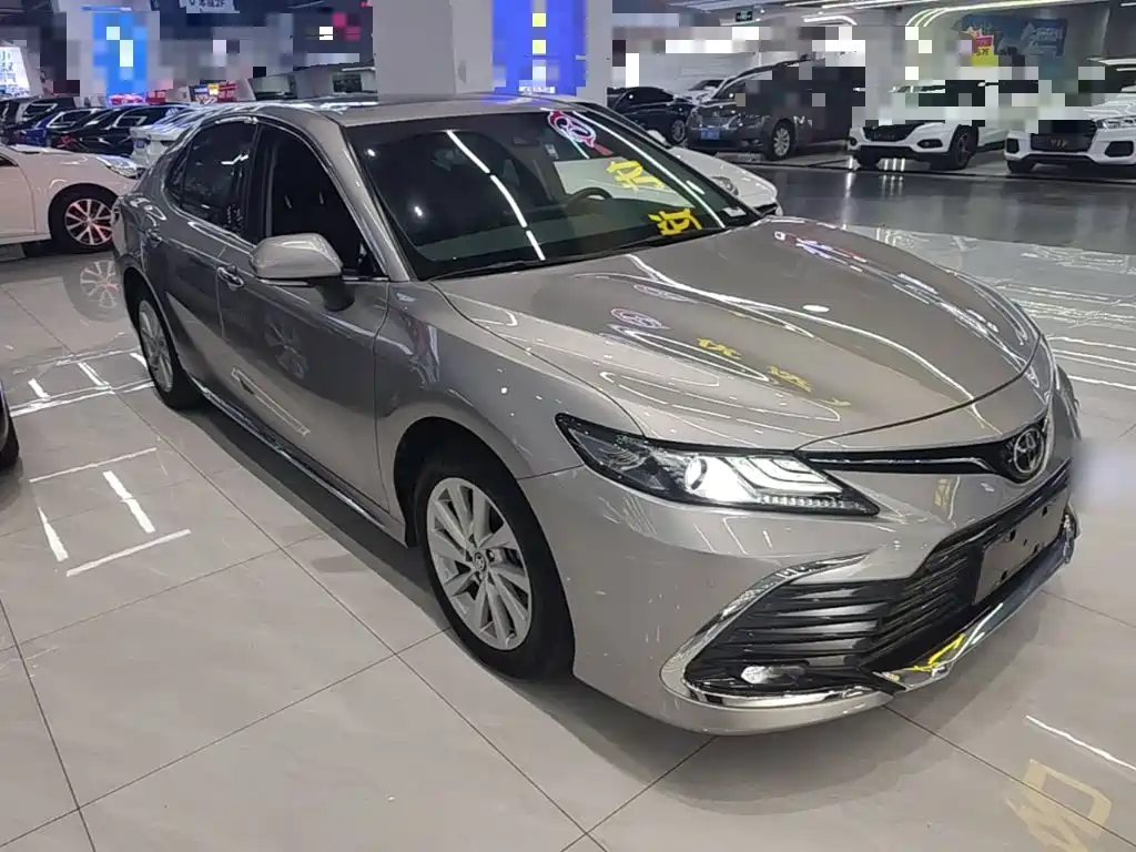 Toyota Camry 2023 — фото 4