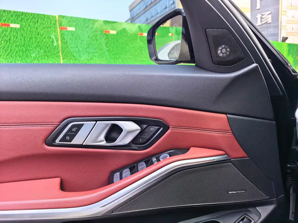 BMW 3 Series 2023 — фото 13