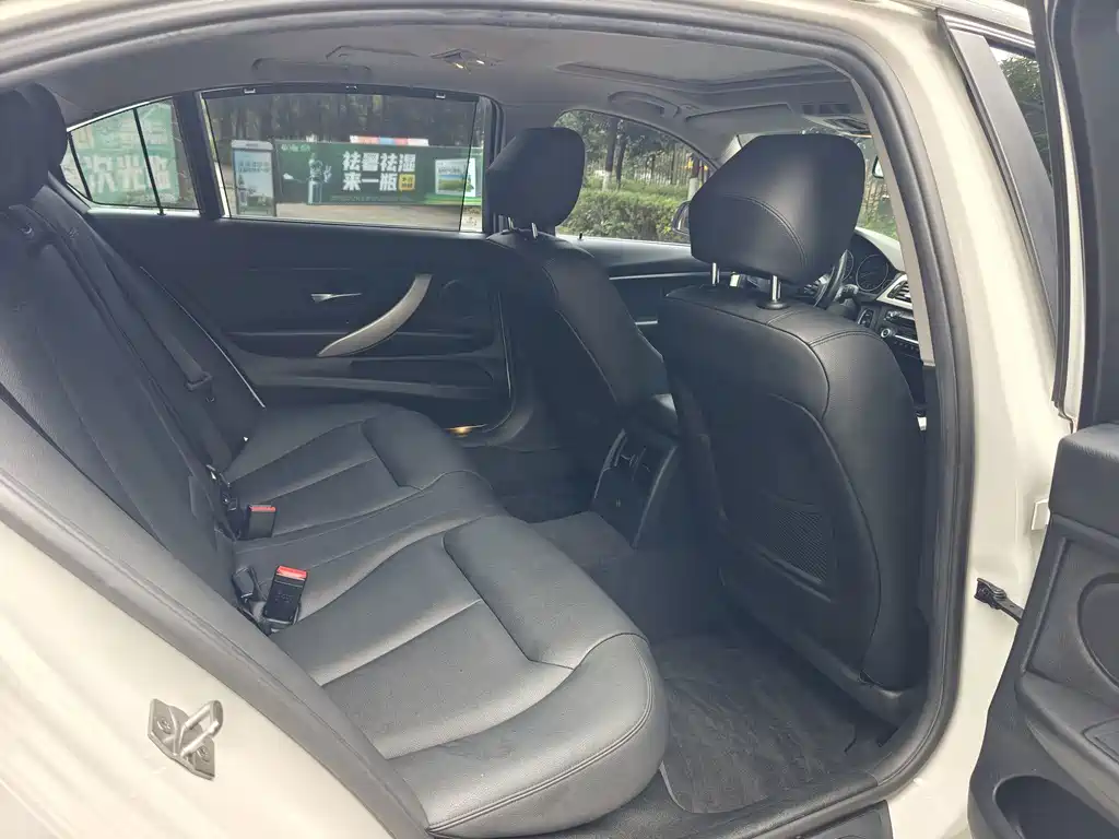 BMW 3 Series 2015 — фото 17