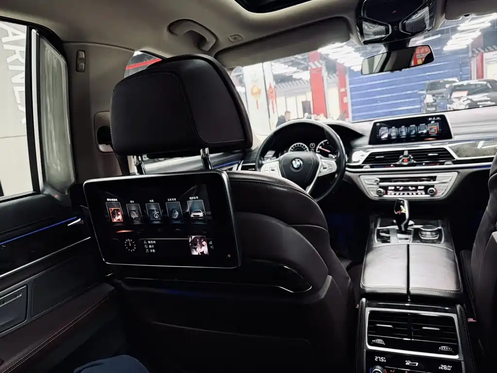 BMW 7 Series 2016 — фото 18