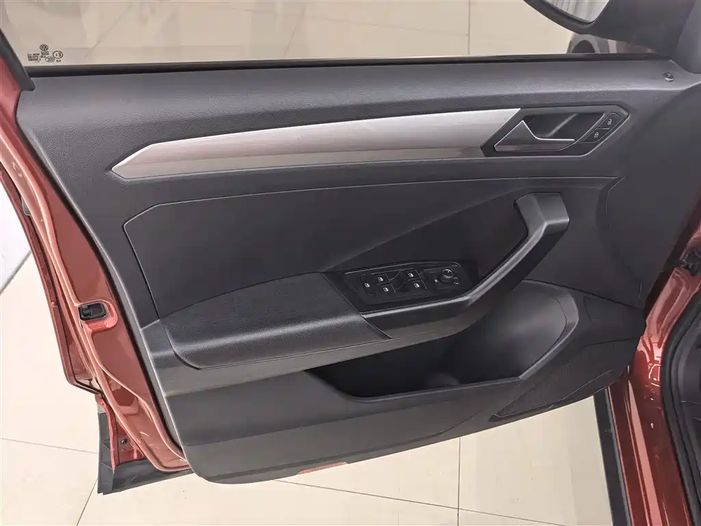 Volkswagen T-Roc 2020 — фото 15