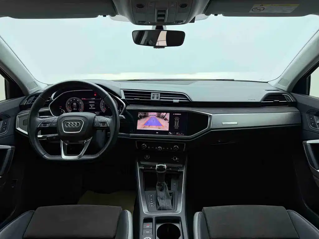 Audi Q3 2022 — фото 14