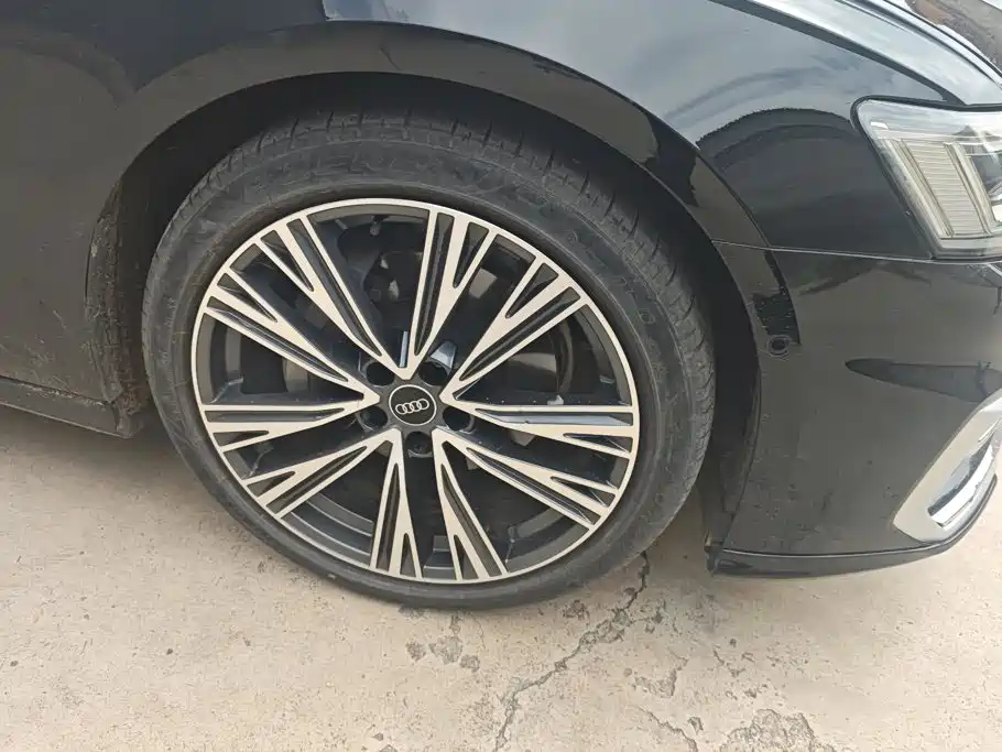 Audi A6L 2023