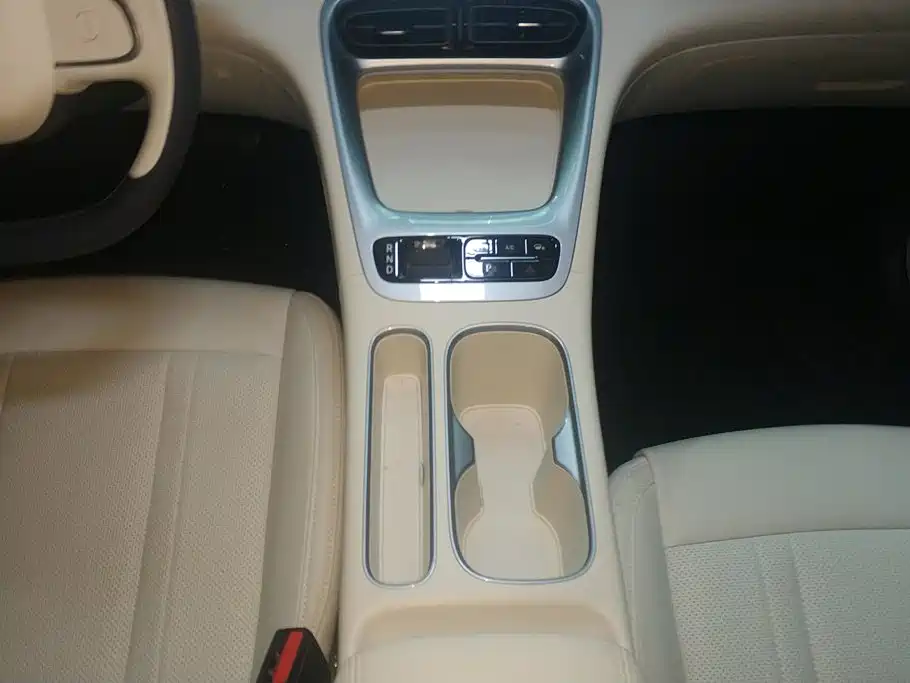 Geely Galaxy Starwish 2025 — фото 16
