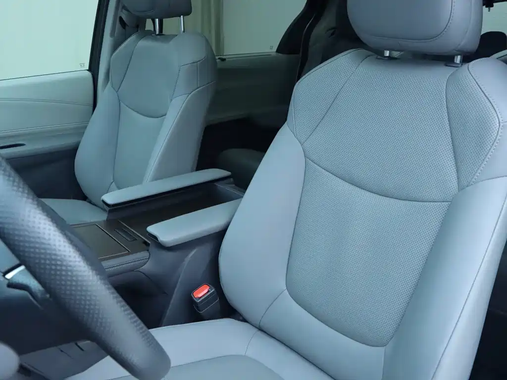 Toyota Granvia 2023