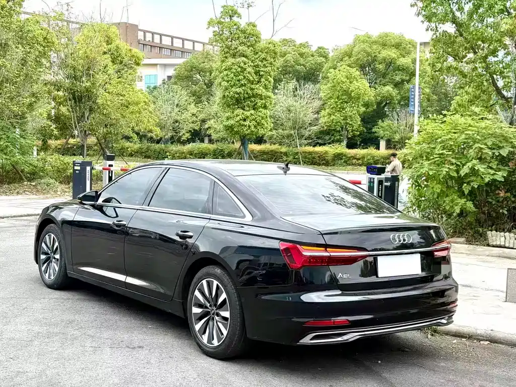 Audi A6L 2023