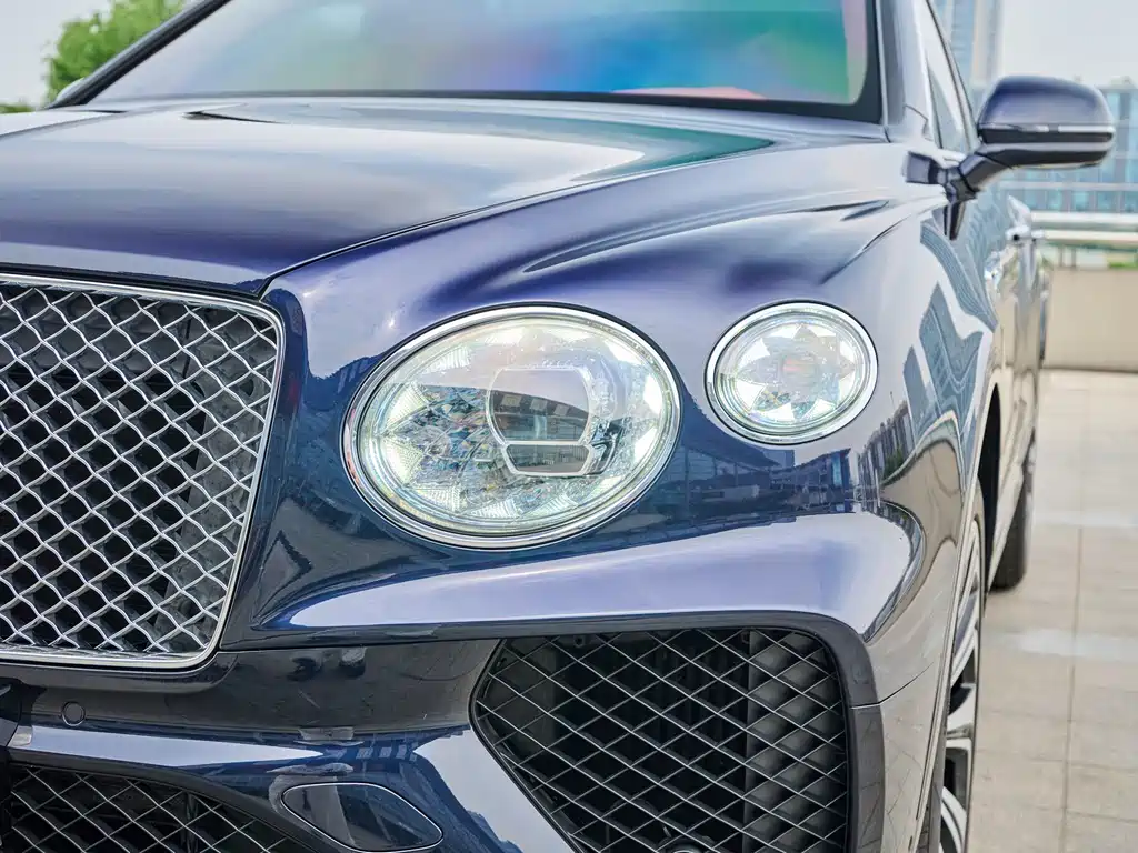 Bentley Bentayga 2023 — фото 5