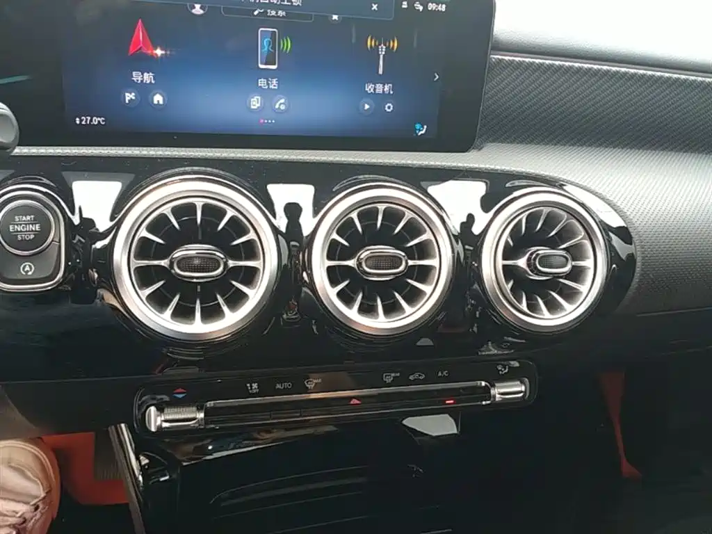 Mercedes-Benz A-Class 2024 — фото 13