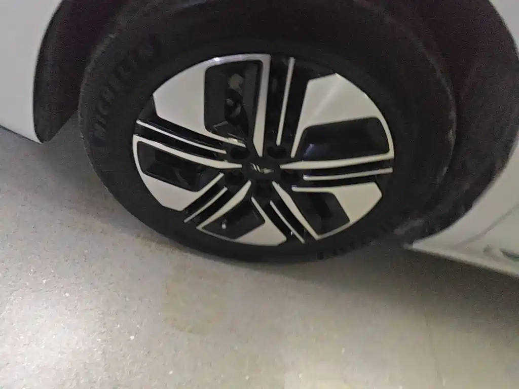 JAC Refine Refine RF8 PHEV 2025 — фото 23