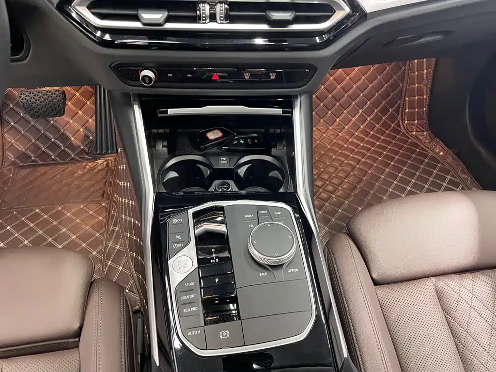 BMW 3 Series 2023 — фото 14