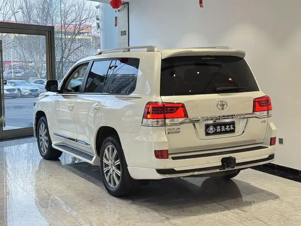 Toyota Land Cruiser 2020 — фото 20