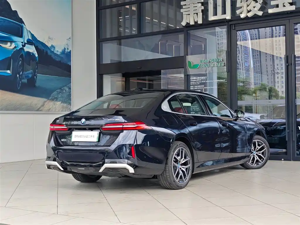 BMW i5 2025 — фото 5