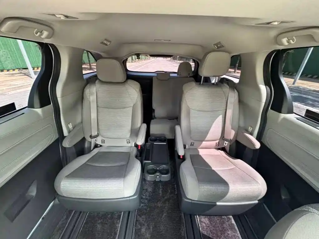 Toyota Sienna 2023