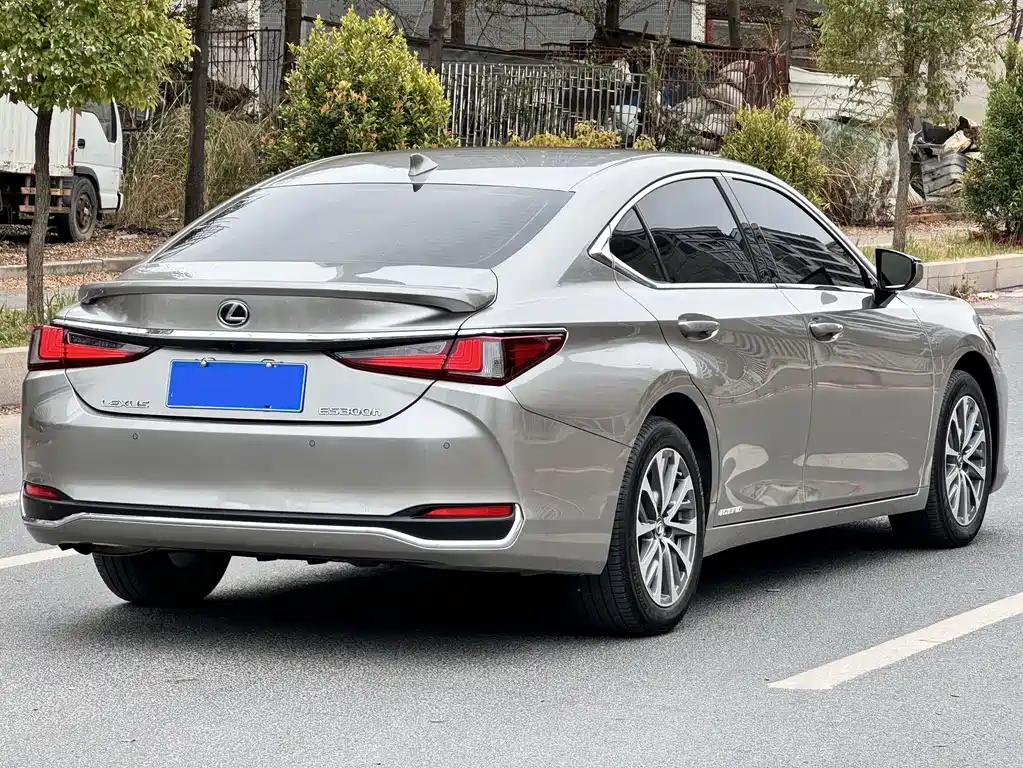 Lexus ES 2024 — фото 7