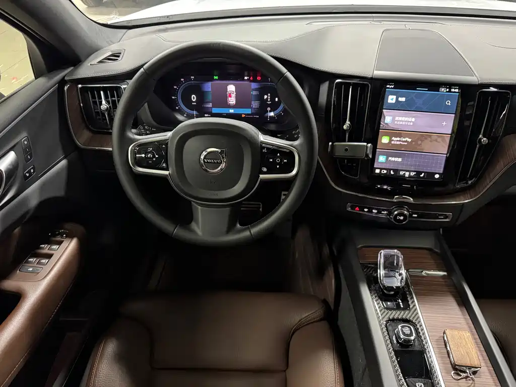 Volvo XC60 2024 — фото 15