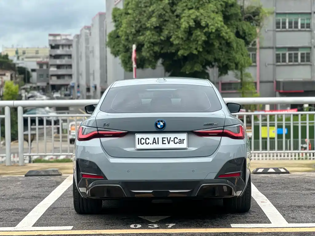 BMW i4 2024 — фото 14