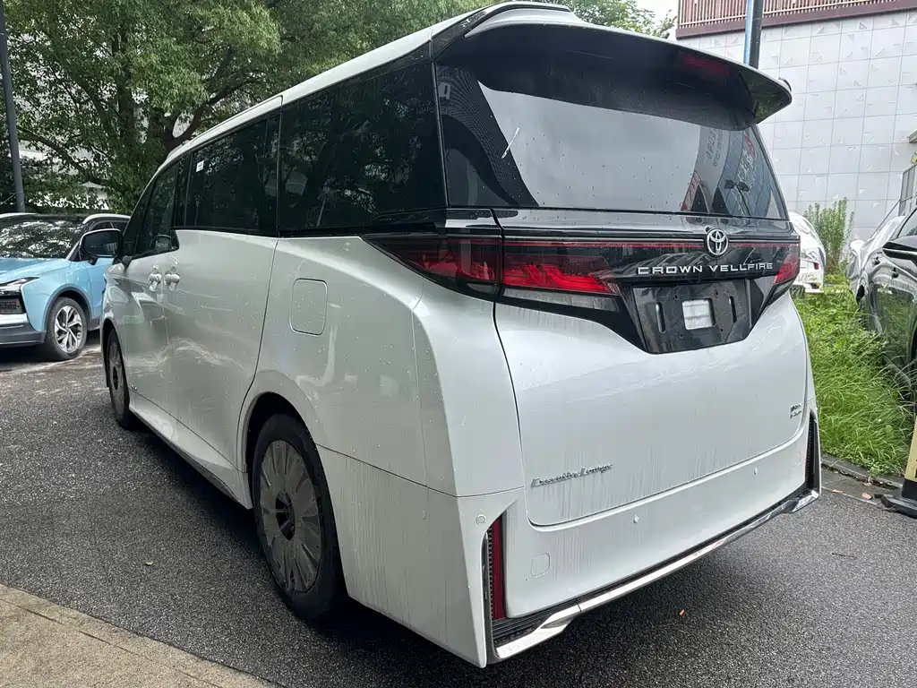 Toyota Vellfire — фото 13