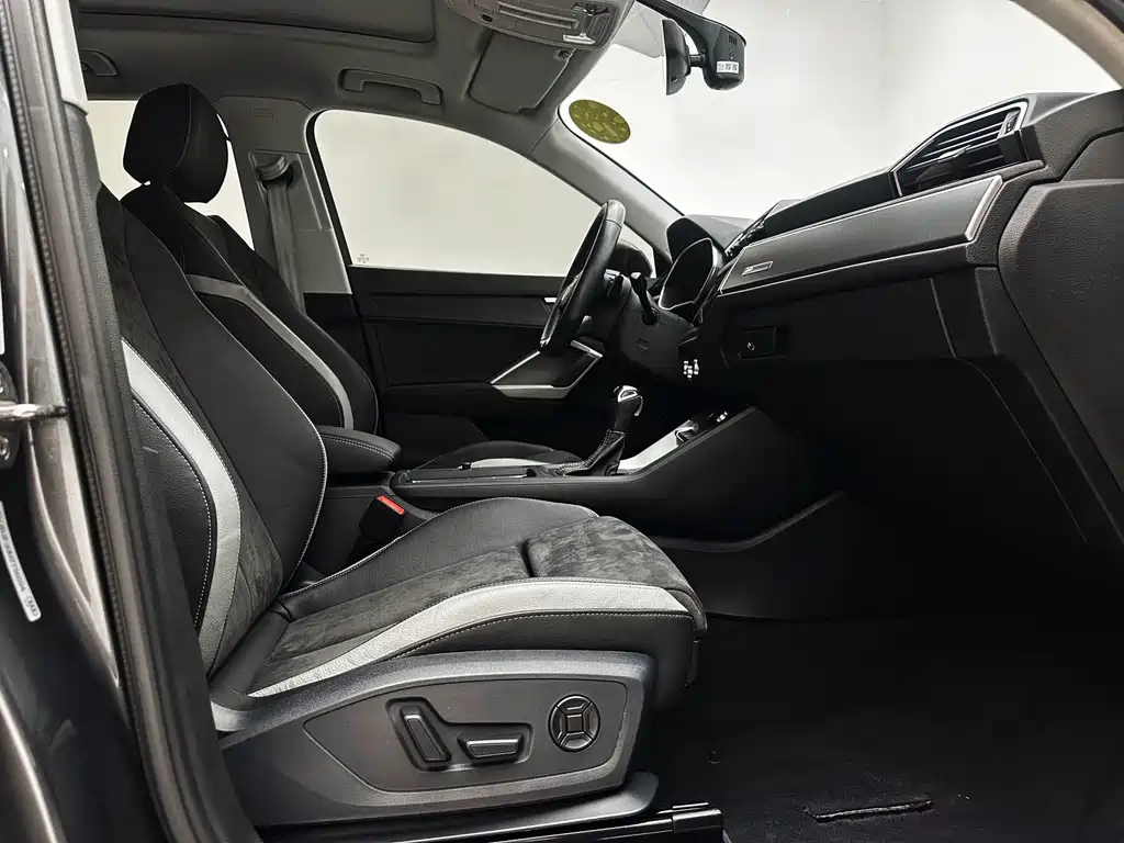 Audi Q3 2022 — фото 22