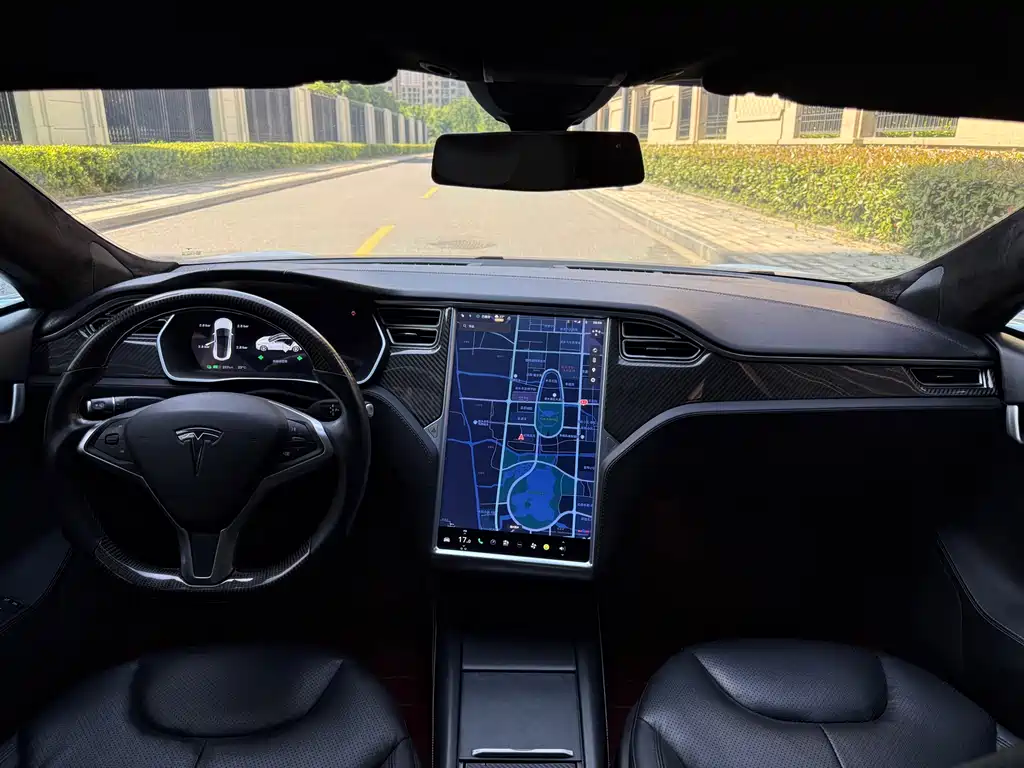 Tesla Model S 2014 — фото 13
